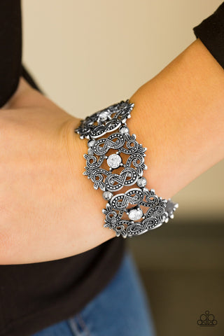 EMPRESS-ive Shimmer - White Bracelet